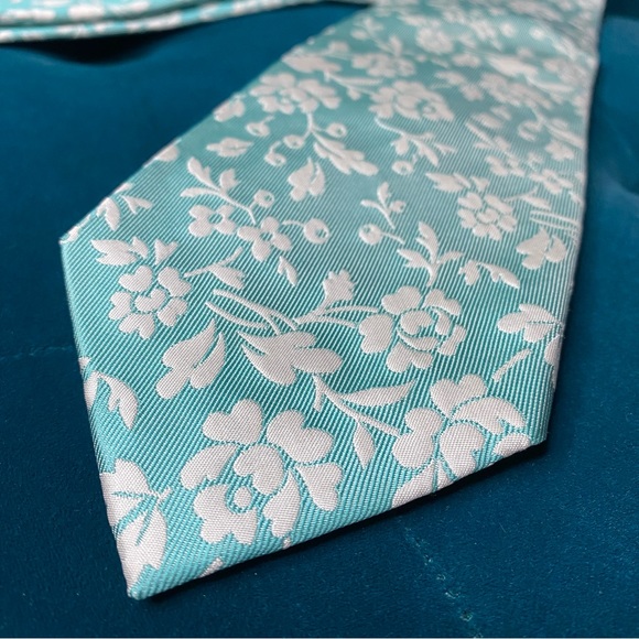 Paul Fredrick necktie 100% silk - Picture 2 of 11